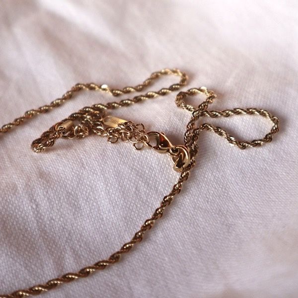 65-88 Thin Twisted Necklace Till salu